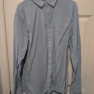 Men's Light Blue Long-Sleeve Button-Down Dress Shirt